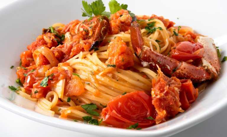 Dish,Of,Bavette,With,Delicious,Crab,Sauce,,Italian,Cuisine