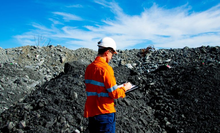 Fifo,Worker,In,The,Natural,Resources,Sector