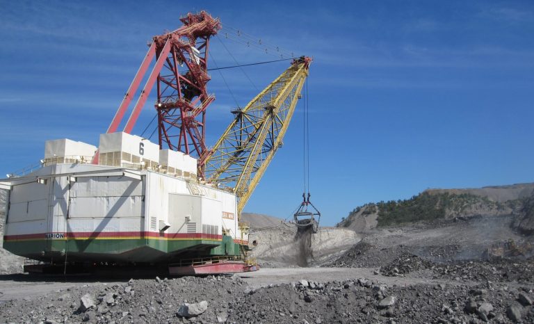Dragline,Operation,Within,Open,Cut,Coal,Mine